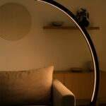 Lampadaire de salon modèle Arc RGB youtube